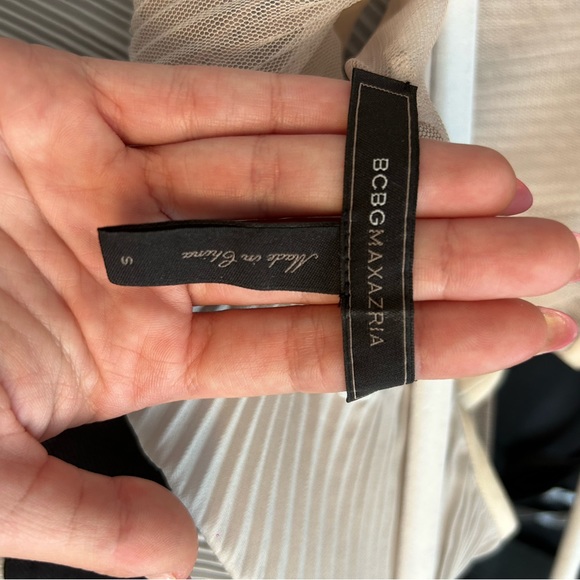 BCBG Maxazria beautiful dress size small in perfect condition - Picture 8 of 9